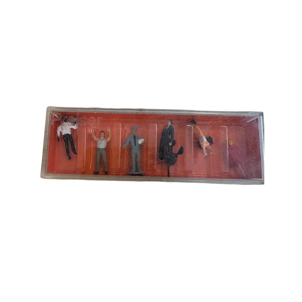 Preiser models Germany HO scale 1/87 Assorted people 4